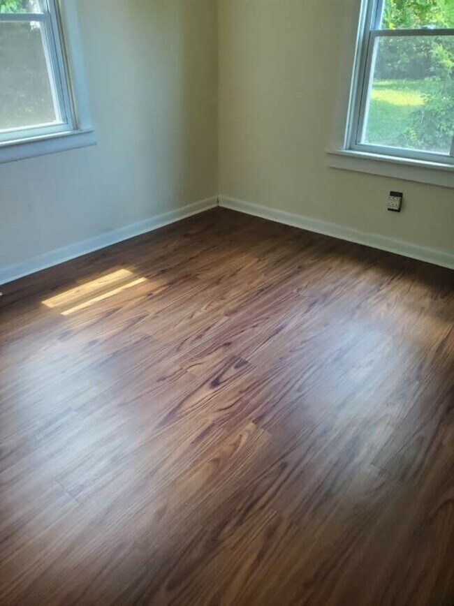 Building Photo - 18 S Foley St