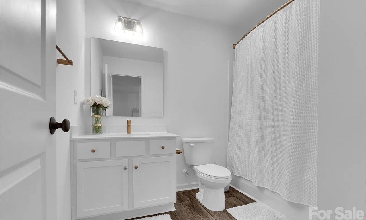 Building Photo - 242 Lacewing Dr