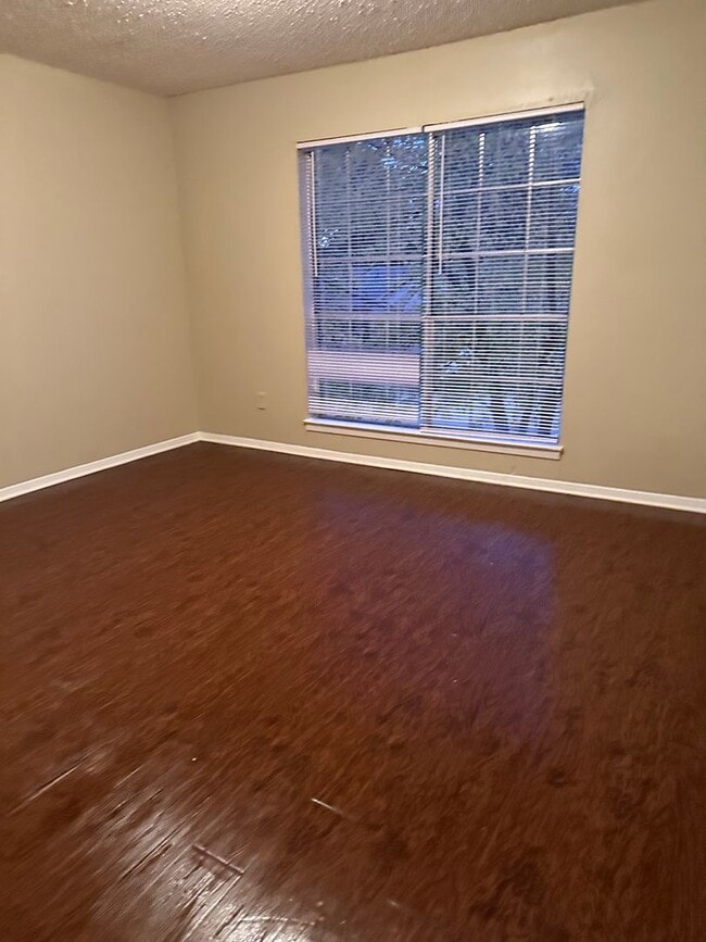 Building Photo - 3772 Hyacinth Dr