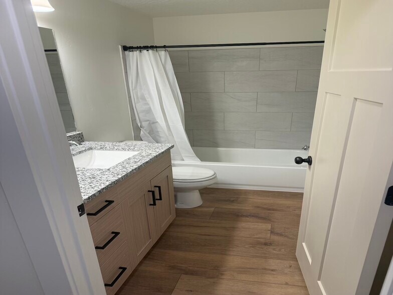 Bathroom 2 - 1322 E 750 S