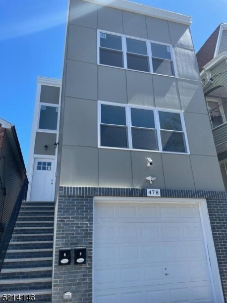 Building Photo - 478 S 16th St