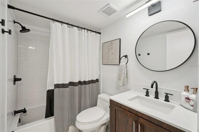 Building Photo - 6277 Bahia Del Mar Blvd S