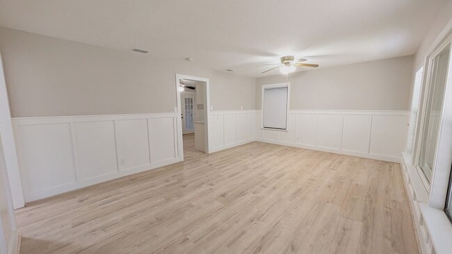 Building Photo - 101 W Flynn Ave