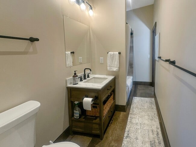 Building Photo - 3 Bed, brand new home with views of Quanda...