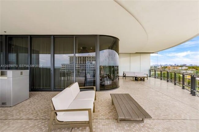 Building Photo - 8701 Collins Ave
