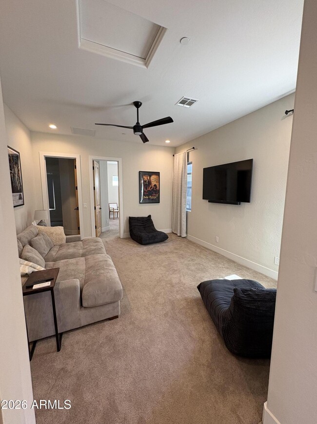 Building Photo - 6896 E Lomas Verdes Dr