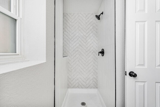 Building Photo - 18912 E Kansas Dr