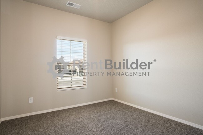 Building Photo - Lease Pending - Please apply at your own d...