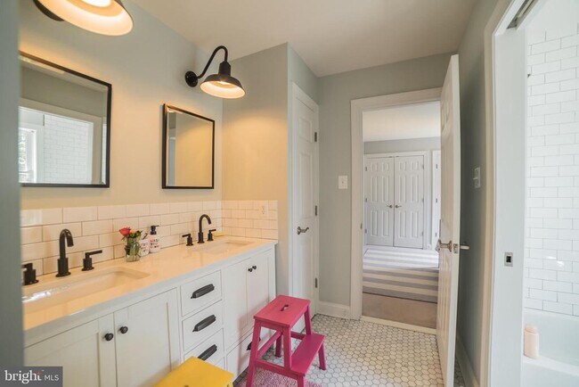 Building Photo - 3746 Spring Meadow Dr