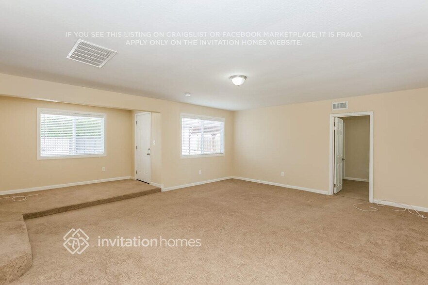 Building Photo - 15145 Haynes St