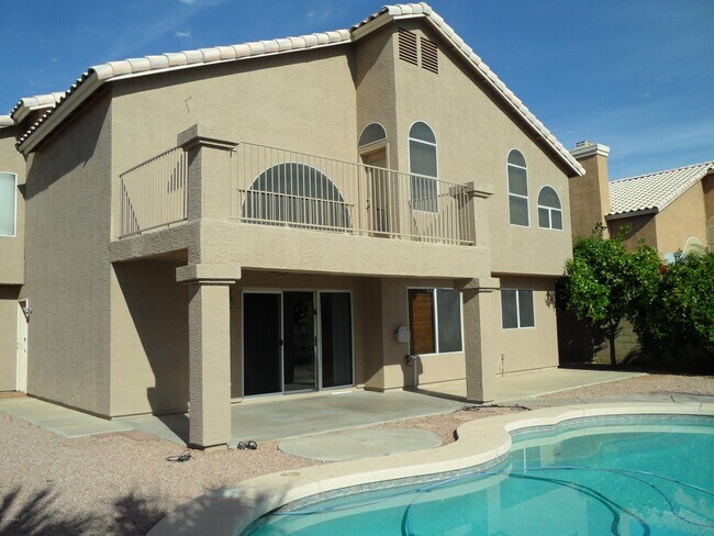 Building Photo - 687 S Sahuaro Dr