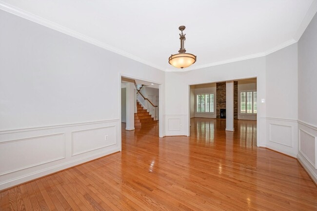 Building Photo - *Open House* 6/20 12-1 PM *