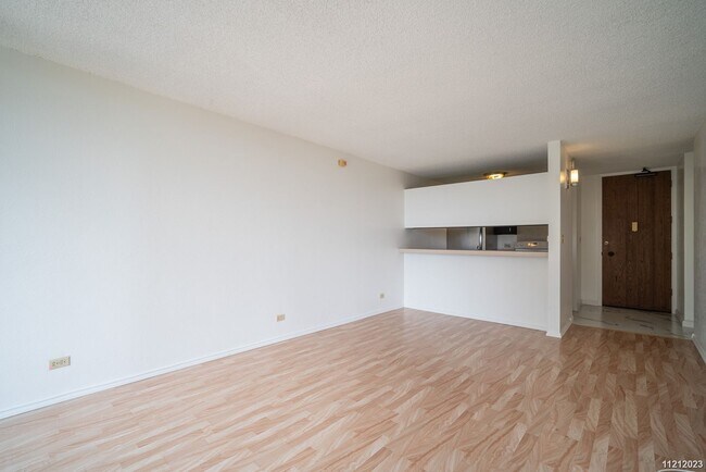 Building Photo - 1 BD/ 1 BA in Pearl One