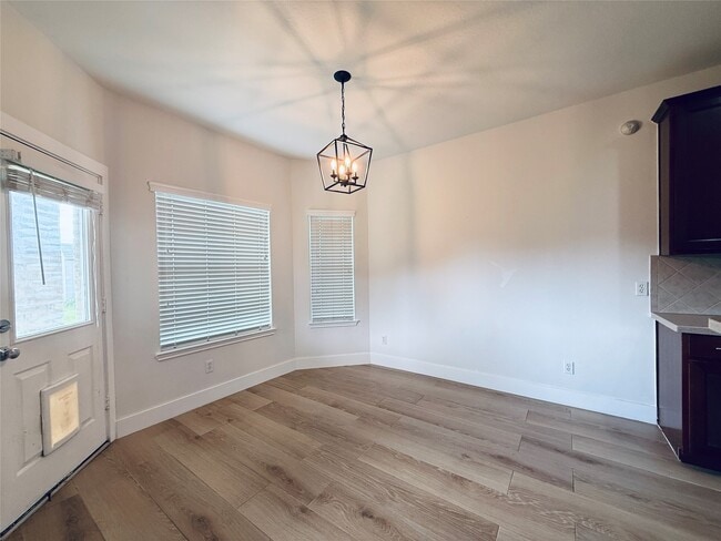 Building Photo - 518 Saffron Ct