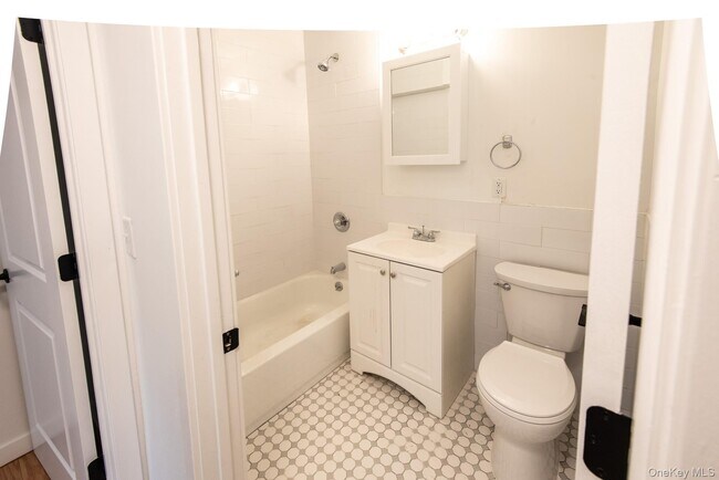 Building Photo - 671 Bronx River Rd