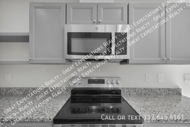 Building Photo - 678 Walkertown Dr