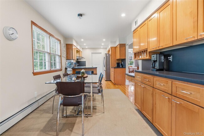 Building Photo - 44 Sully Dr