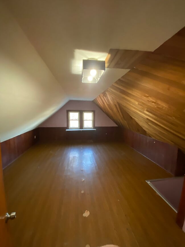 Attic bedroom - 11513 Saint Mark Ave