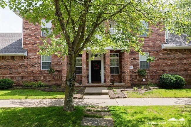 Primary Photo - 523 Founders Park Dr E