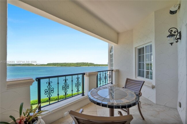 Building Photo - 2244 Fisher Island Dr