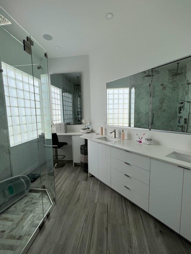 Building Photo - 2591 Country Golf Dr