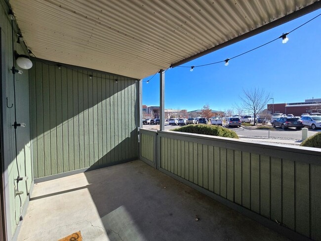 Building Photo - 1300 Iris St