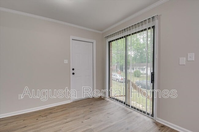 Building Photo - 2314 Rutherford Ave