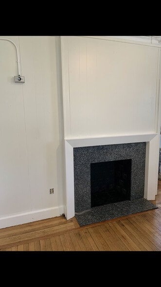 Building Photo - 116 Waterman St