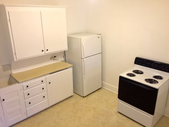 Building Photo - 505 SE Lyon St