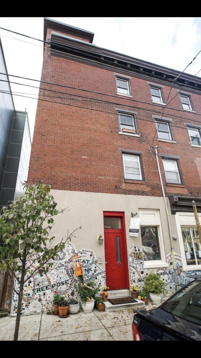 Building Photo - 1001 S 10th St