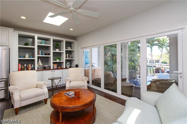 Building Photo - 2150 Marina Dr