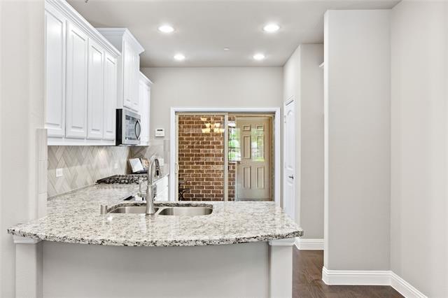 Building Photo - 313 Tottenham Ct