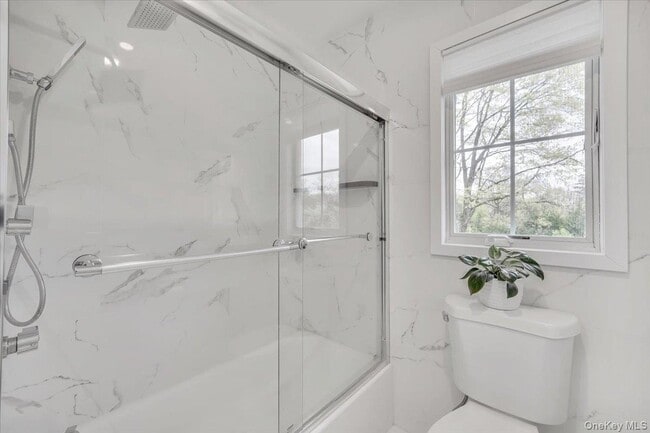 Building Photo - 10 Sandhage Dr