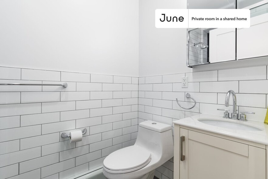 Building Photo - Room in Shared 4 bed/1.5 bath home