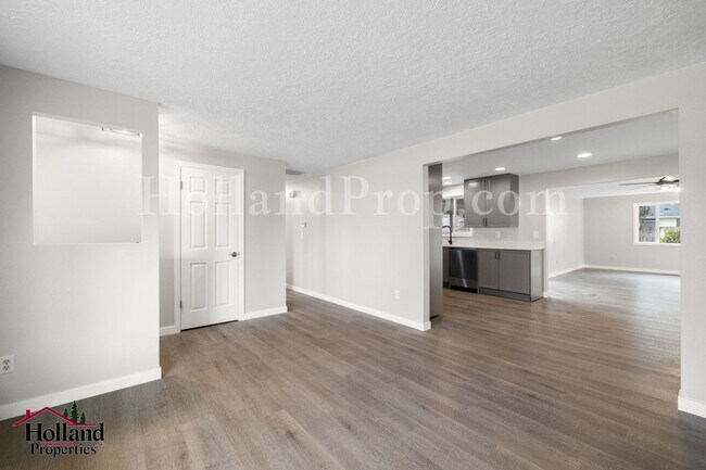 Building Photo - Fully Renovated 4-Bedroom Home with Shop, RV Parking & Expansive Yard – Oregon City