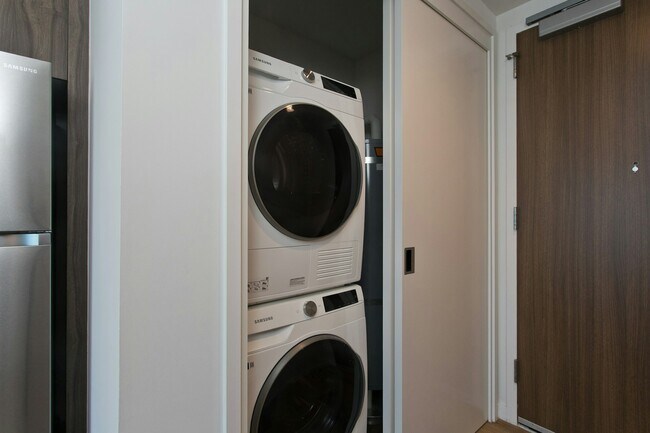 Building Photo - 1500 Rycroft St