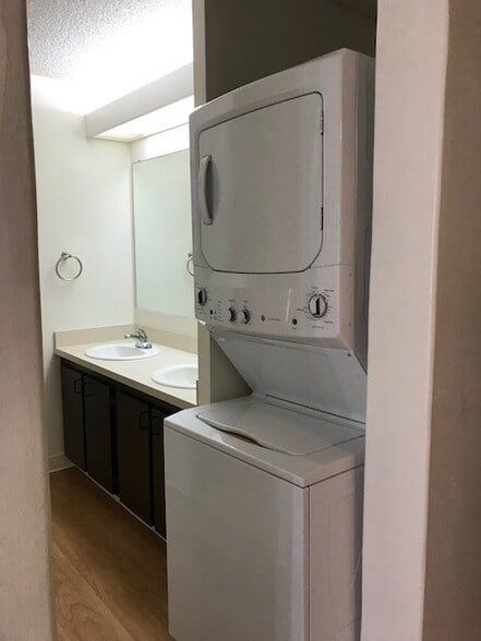 Washer/Dryer Unit - 98-500 Koauka Loop