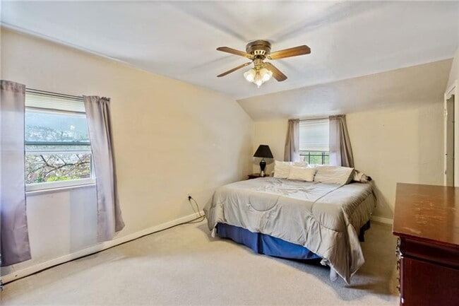 Building Photo - Fully Updated 3 Bed/1 Bath Home - Integral Garage, Laundry in Basement - Available Now in Penn Hi...