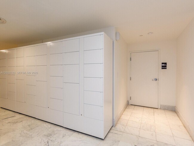 Building Photo - 1000 West Ave