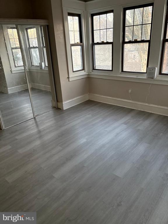 Building Photo - 5813 Hadfield St