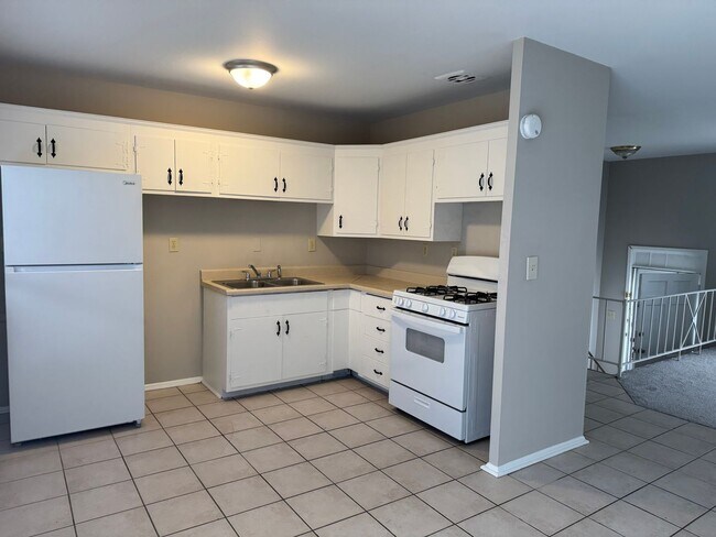 Building Photo - 3 Bedroom Single Family Home in Gahanna