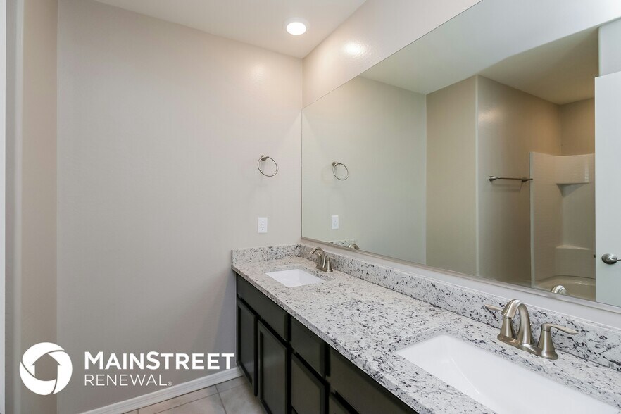 Building Photo - 8221 W Albeniz Pl