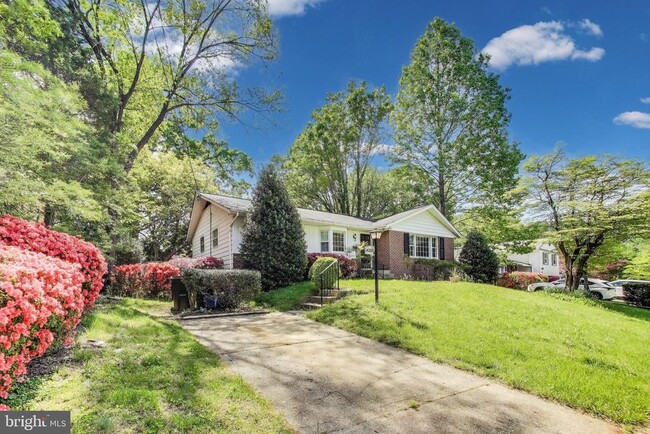 Building Photo - 14207 Gaines Ave