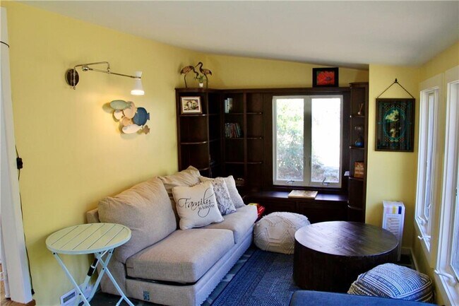 Building Photo - 39 Berrie Ln