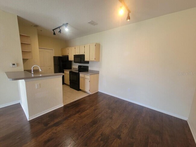 Building Photo - 5709 Legacy Crescent Pl