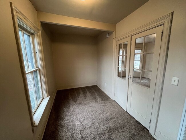 Building Photo - 714 Jackson St