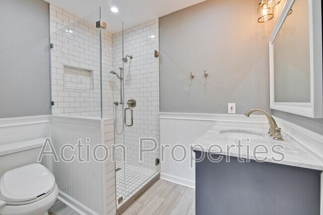 Building Photo - 485 Benvenue Ave