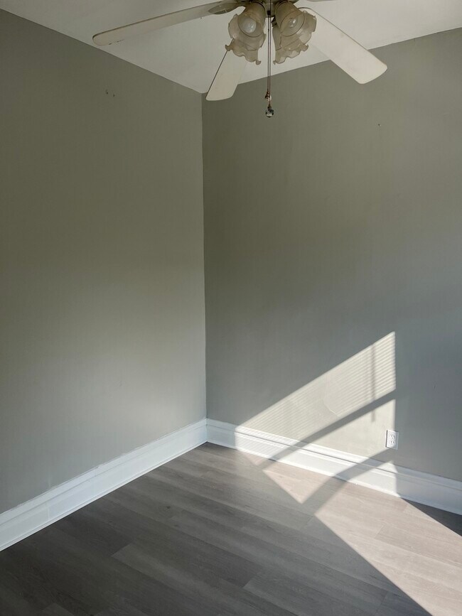 Building Photo - 730 N Spaulding Ave