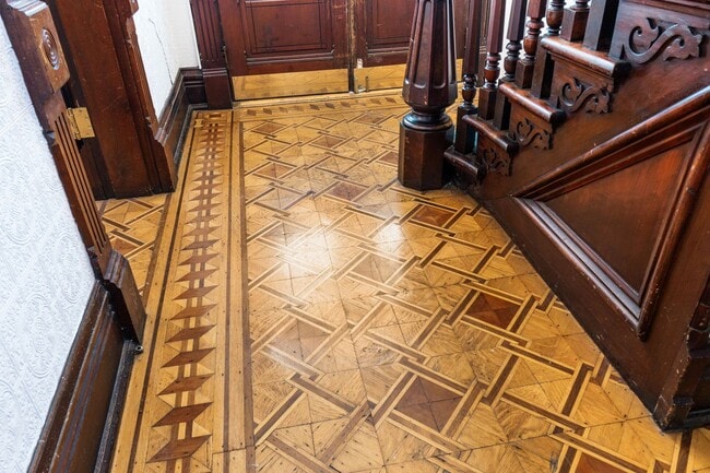 Building Photo - Huge Brick House in Victorian Village/Short North, Beautiful Woodwork 3 Car Garage and Swimming pool