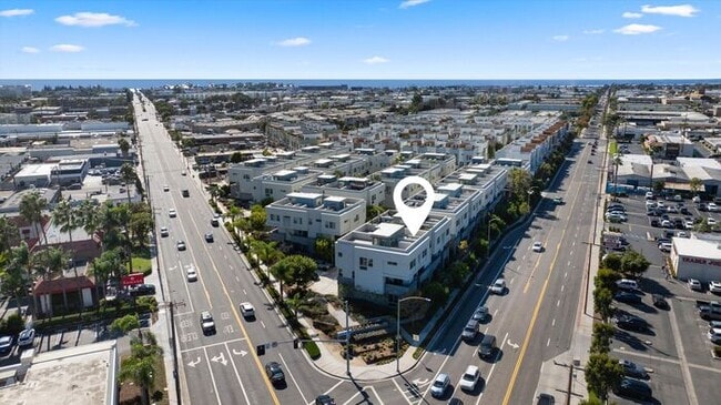 Building Photo - Superior Point